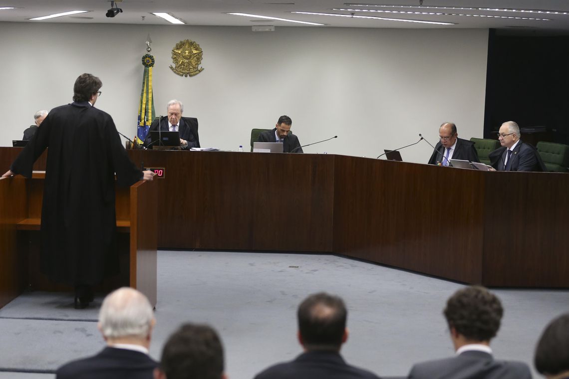 Turma do STF julga habeas corpus de Lula