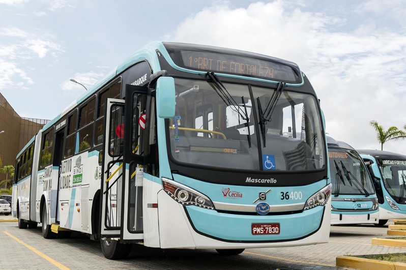 Apenas 5% dos ônibus de Fortaleza circulam neste sábado