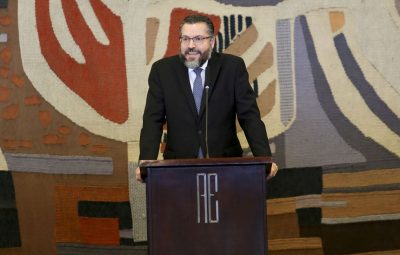 Ernesto Araújo 400x255 - Cargos do Itamaraty serão ocupados por diplomatas de carreira