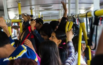 assedio 400x255 - Mais da metade das jovens brasileiras têm medo de assédio