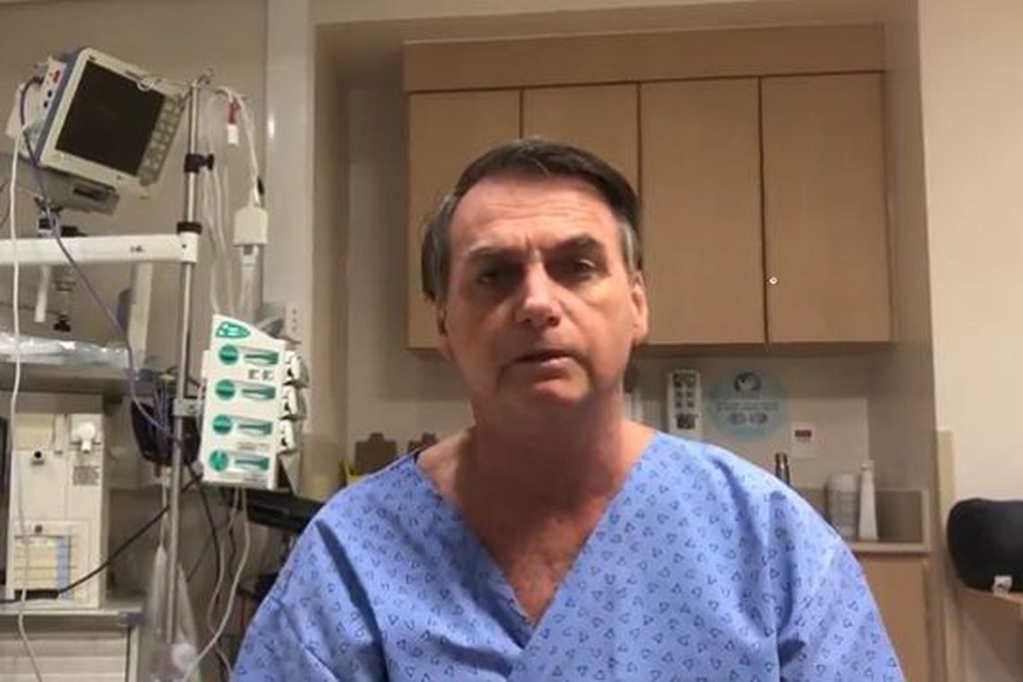 Cirurgia de Bolsonaro para retirada de bolsa de colostomia termina ‘sem intercorrências’, diz boletim médico