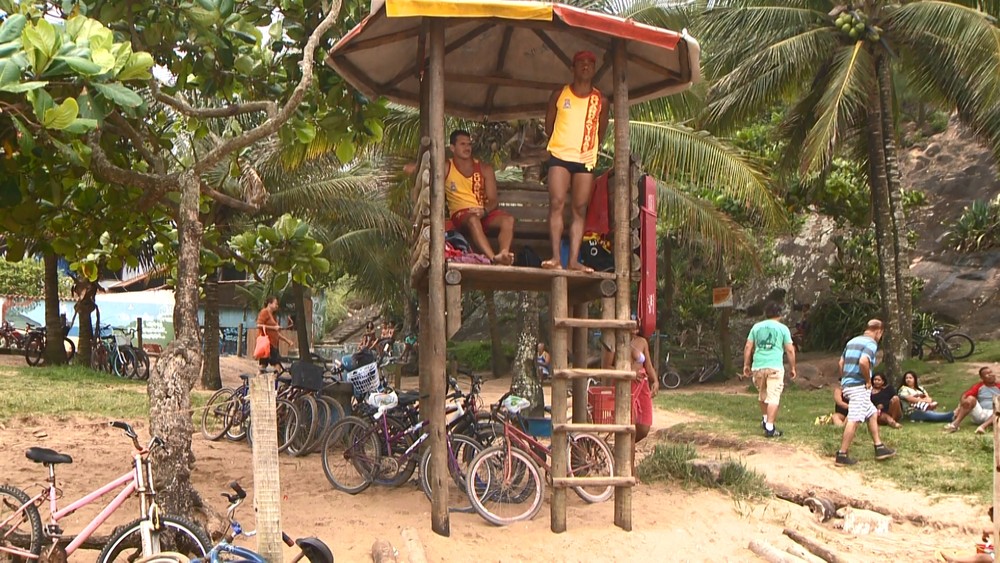 Guarda-vidas de Vila Velha entram em greve e pedem melhores condições de trabalho