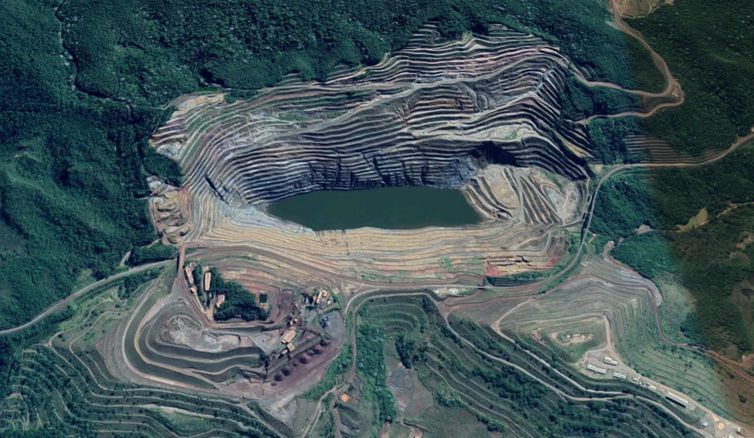 Moradores de Barão de Cocais deixam casas após alerta de barragem