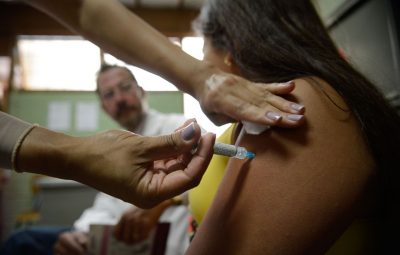Fake news são empecilho para aumento da vacinação contra HPV 400x255 - Febre amarela: estados do Sul e Sudeste têm vacinação abaixo da meta
