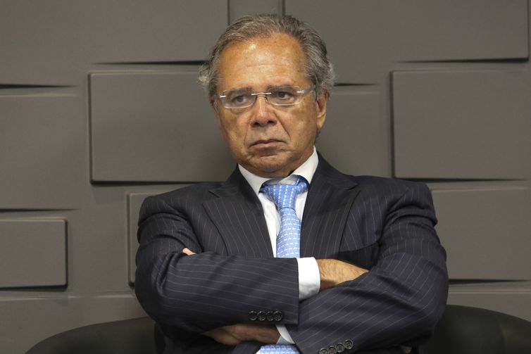 Guedes defende privatizações e diz que a velha política morreu