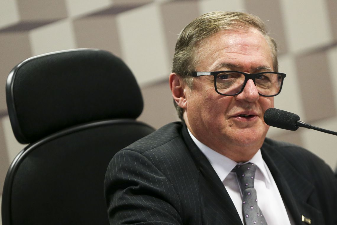 Ministério da Educação envia nova carta de Vélez à rede de ensino