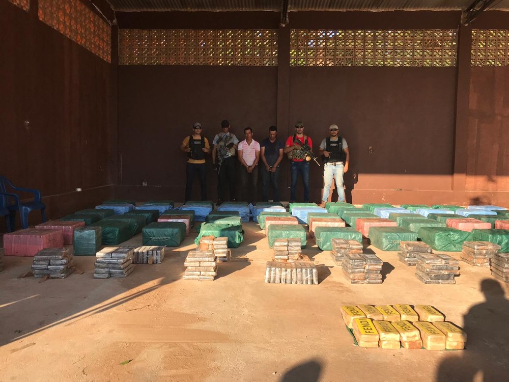 Polícia paraguaia apreende 2,2 toneladas de cocaína na região de fronteira com o Brasil