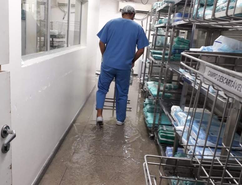 UTI de hospital continua interditada após desabamento de forro de gesso em Vila Velha