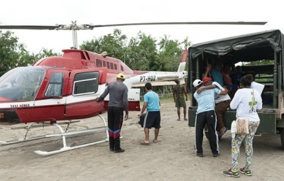 Um helicópterovai auxiliar os serviços de assistência a cerca de 17 mil indígenas 400x255 - Bolsonaro destaca uso de helicóptero no serviço a índios no Amazonas