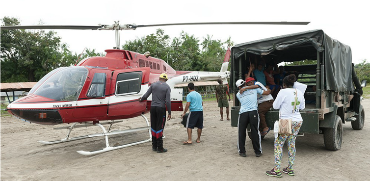 Bolsonaro destaca uso de helicóptero no serviço a índios no Amazonas
