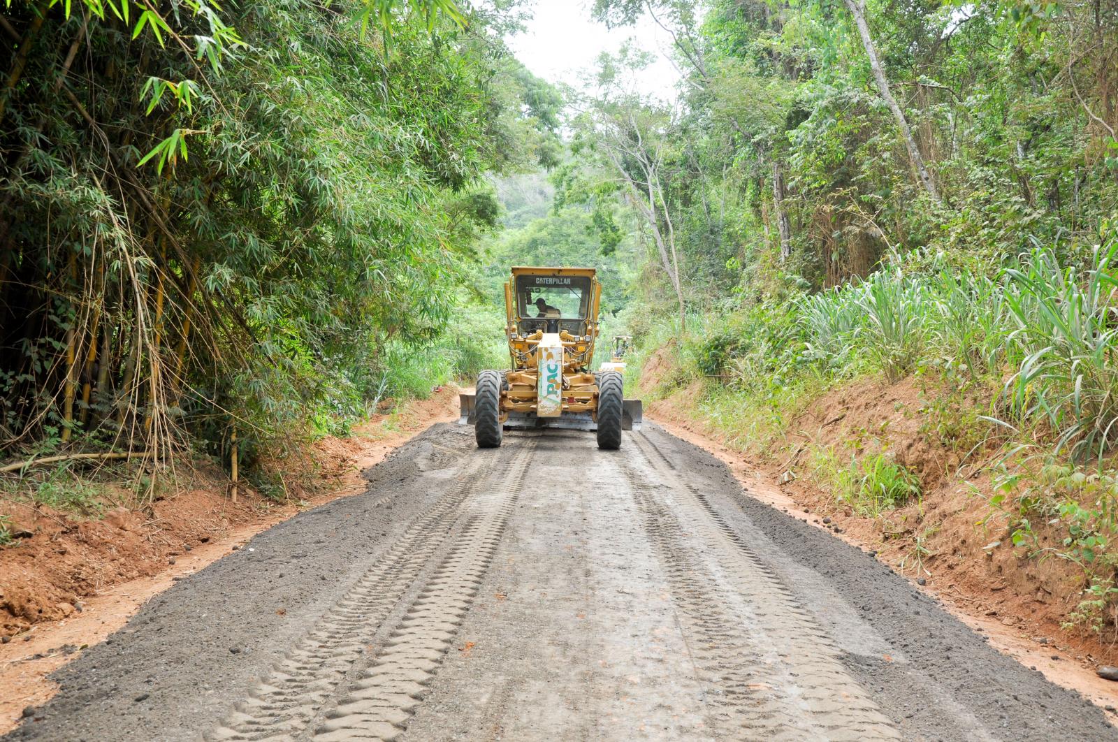 Iconha:  Estradas rurais começam a receber Revsol