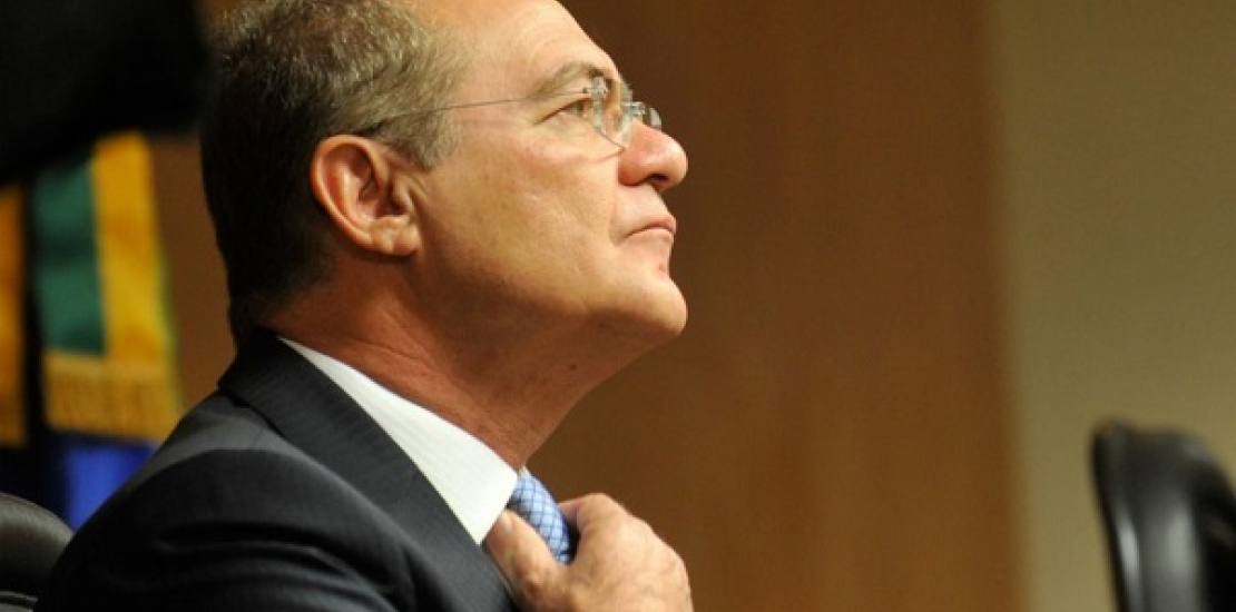 E Continua Eleição no Senado: Renan Calheiros retira candidatura à presidência do Senado