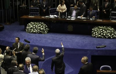 senado 2 400x255 - Senadores retomam sessão que decidirá próximo presidente da Casa