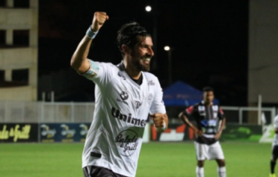 728x315 400x255 - Loco Abreu faz três na goleada do Rio Branco e Vitória vence confronto dos líderes.