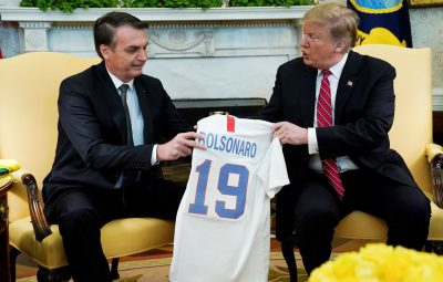 Bolsonado x trup 400x255 - Trump e Bolsonaro trocam camisas das seleções de futebol