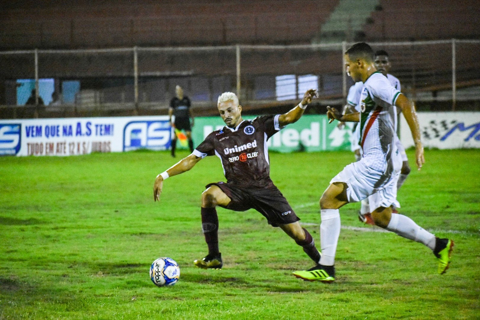 Com gols do artilheiro Robert, Real Noroeste bate a Tiva e carimba vaga para as quartas do Capixaba