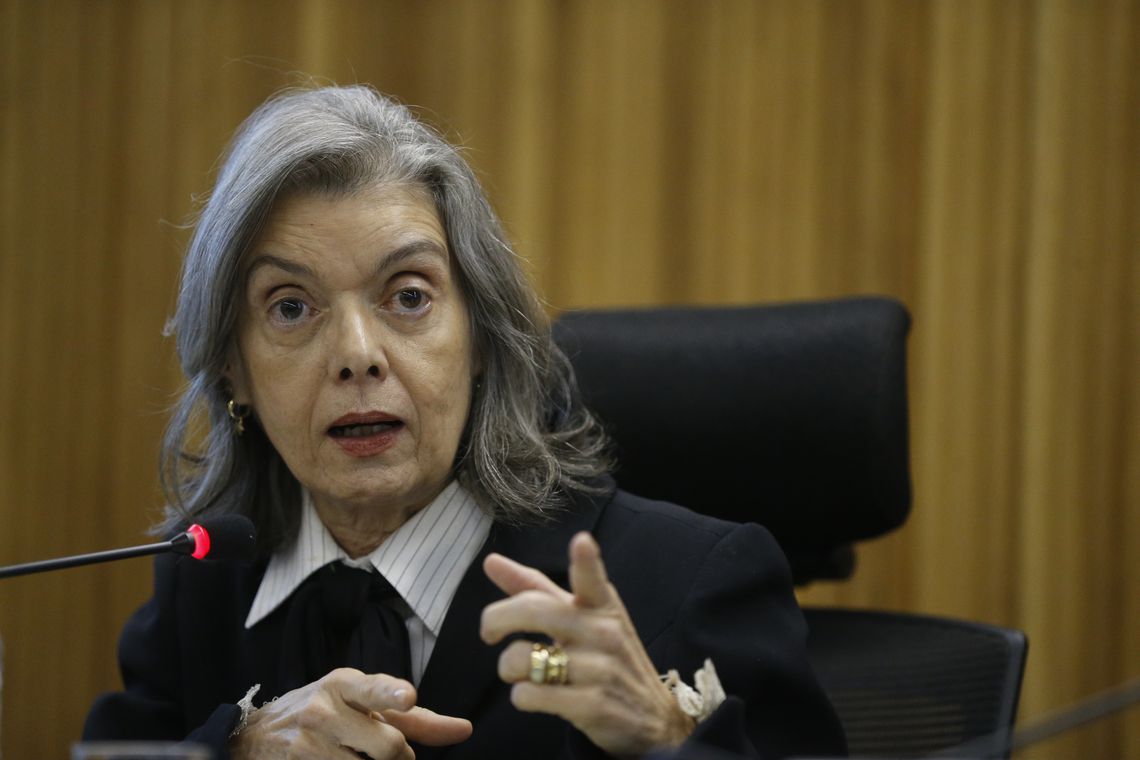 Caixa 2: Cármen Lúcia vota contra competência da Justiça Eleitoral