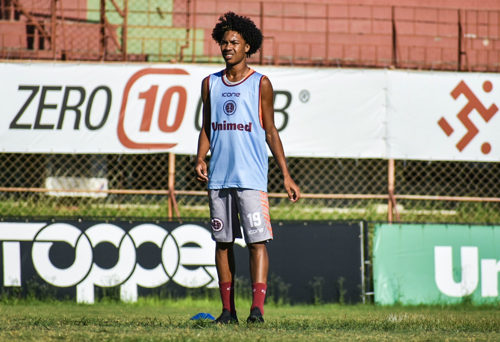 Desportiva Ferroviária anuncia a promoção do atacante Adriel ao time principal