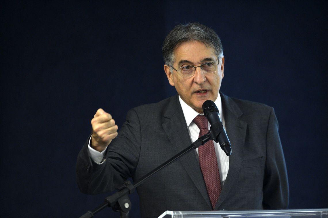 Ex-governador de Minas, Pimentel vira réu por lavagem de dinheiro