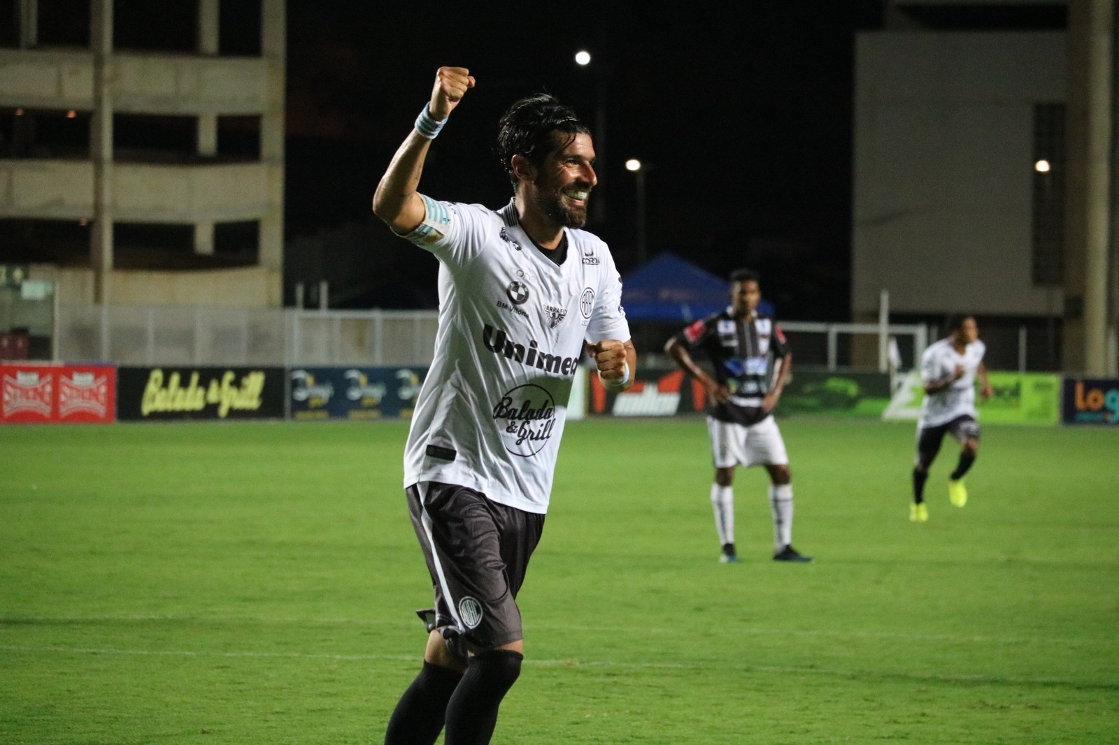 Com hat-trick de Loco Abreu, Rio Branco-ES massacra o Castelo e se garante no G-4 do Capixaba