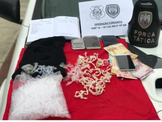 POLÍCIA MILITAR APREENDE GRANDE QUANTIDADE DE DROGAS EM ANCHIETA