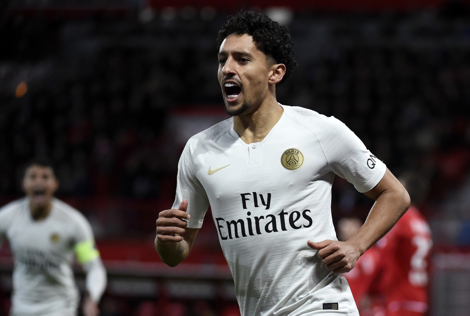 Ainda de ressaca pela Champions, PSG engata sexta vitória seguida no Francês e abre 17 pontos