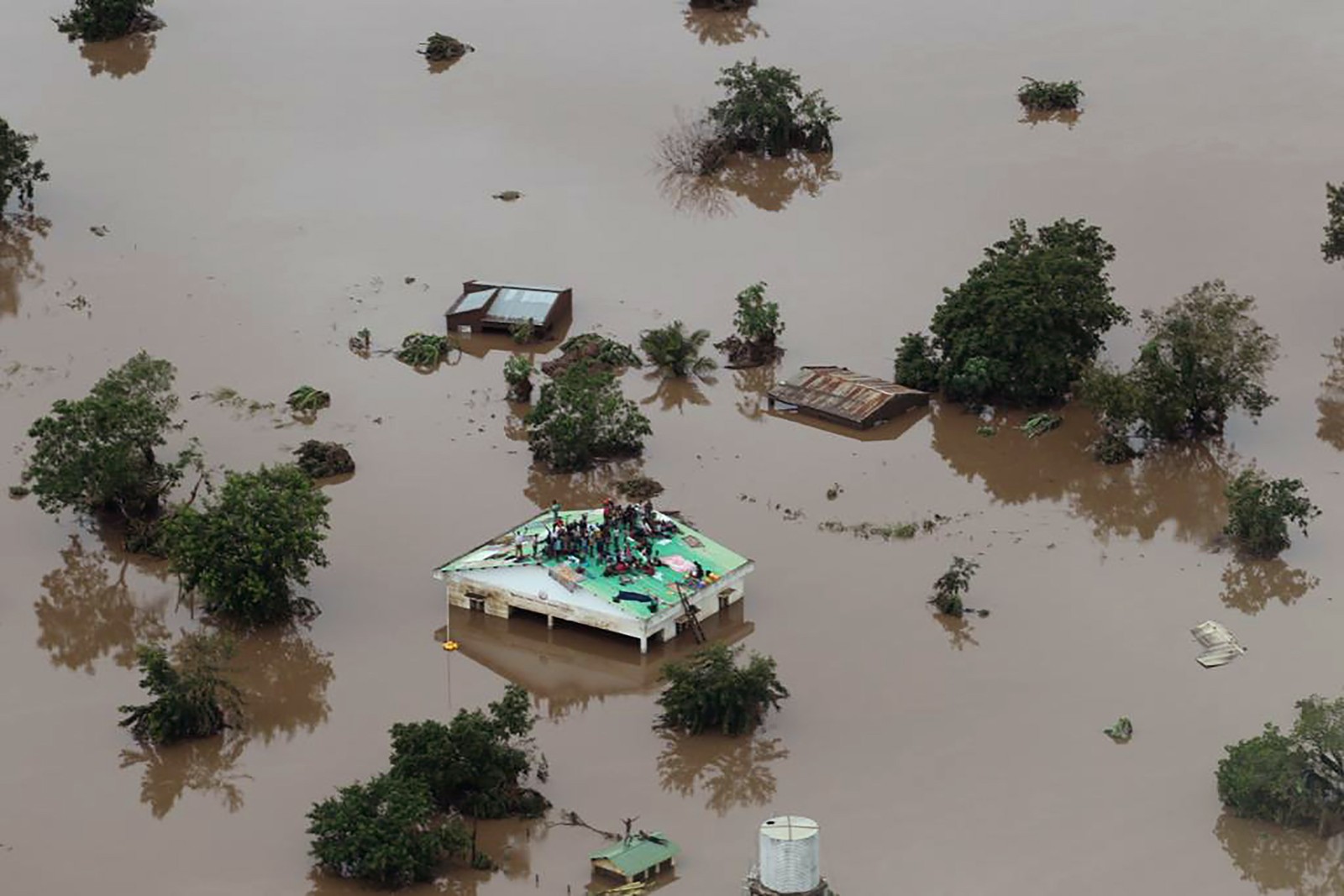 Número de vítimas de ciclone em Moçambique e Zimbábue deve ‘crescer significativamente’, alerta Cruz Vermelha