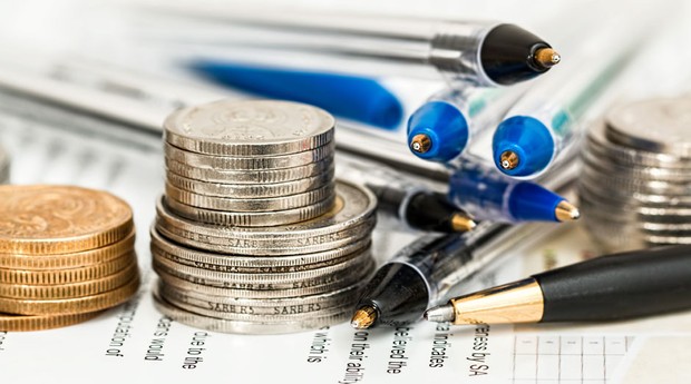 Intenção de consumo das famílias cai 0,4% de fevereiro para março