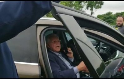 moreira franco 400x255 - Após noite em prisão, Moreira Franco e coronel Lima chegam para depor na sede da PF no RJ