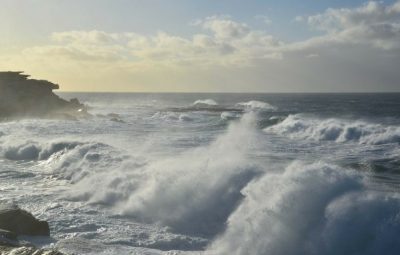 ondas 1 400x255 - Início da primavera terá ondas de até 4 metros no Estado, diz Marinha