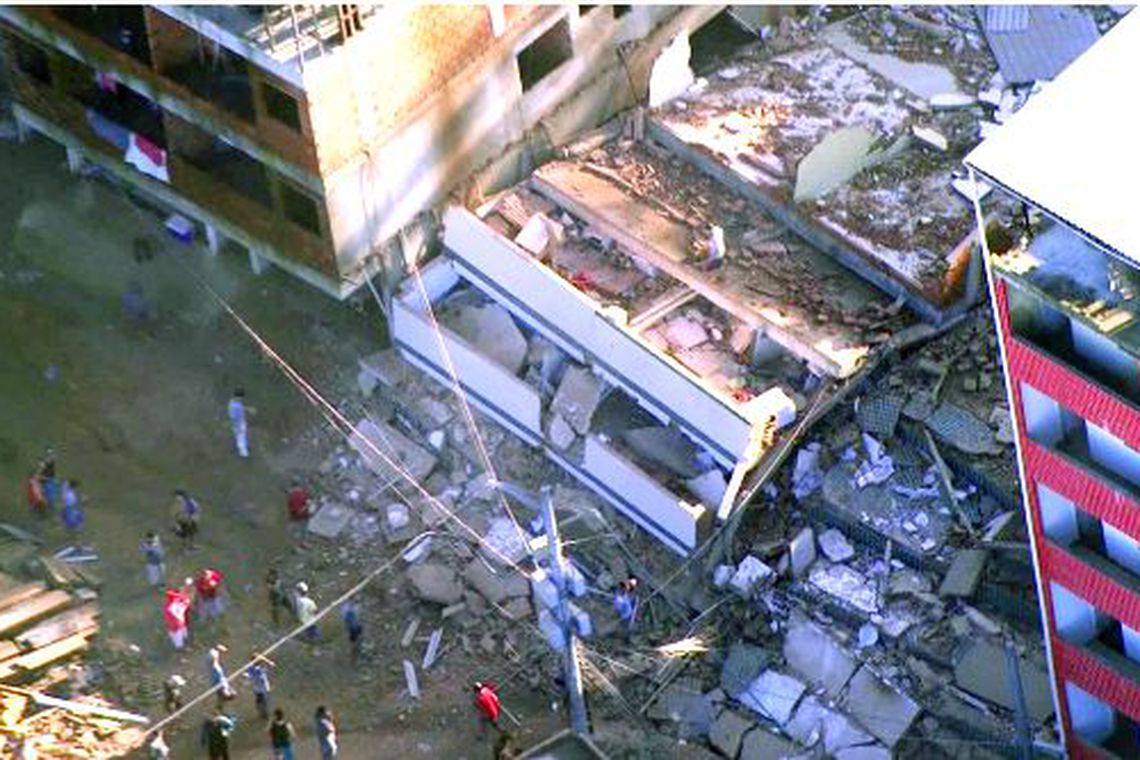 Desabamento de prédios deixa pelo menos dois mortos no Rio