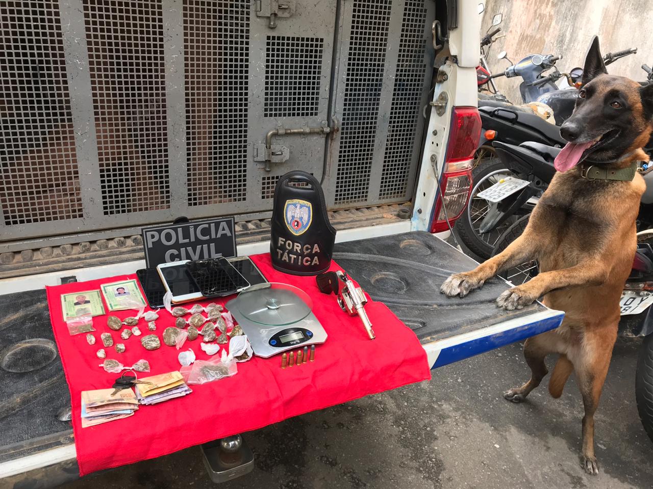 OPERAÇÃO POLICIAL PRENDE ARMA E DROGAS EM ANCHIETA