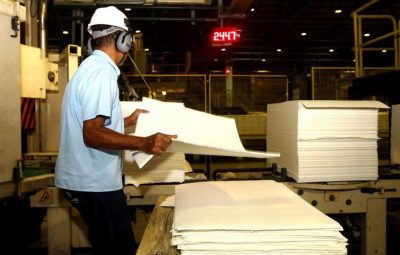 Produção industrial 400x255 - Tragédia em Brumadinho prejudica indústrias de Minas e Espírito Santo