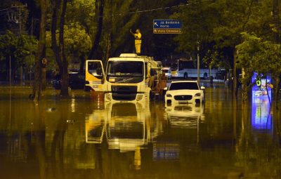 reuterslucas landau 3 temporal no rio 400x255 - Temporal deixa pelo menos três mortos no Rio de Janeiro