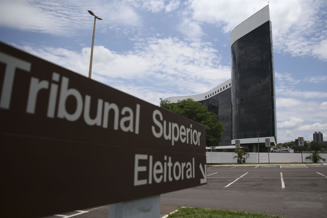STF envia a Bolsonaro lista com indicações ao TSE