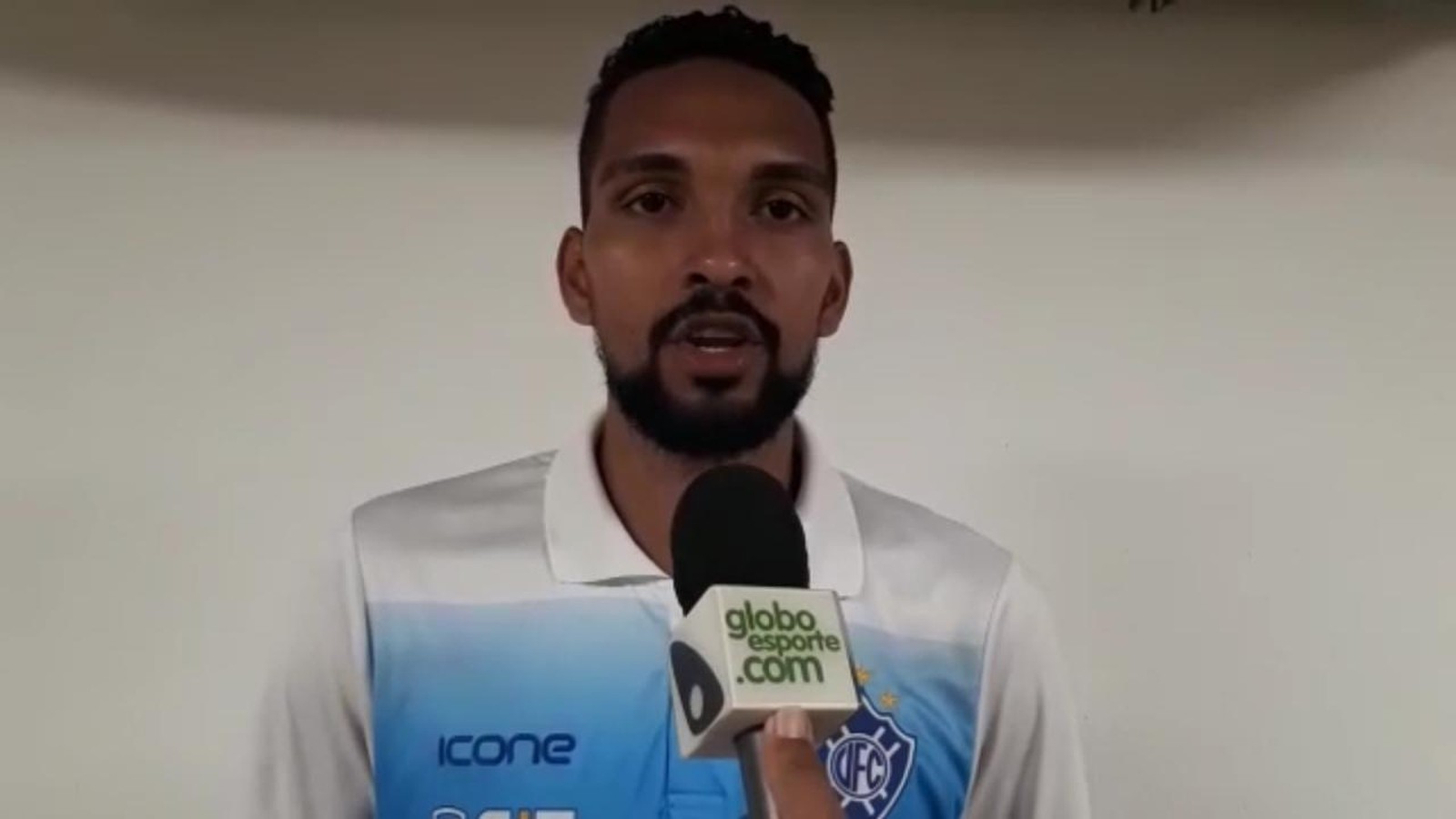 Thainler exalta assistência para o gol do Vitória-ES e pede “calma” ao time no jogo de volta