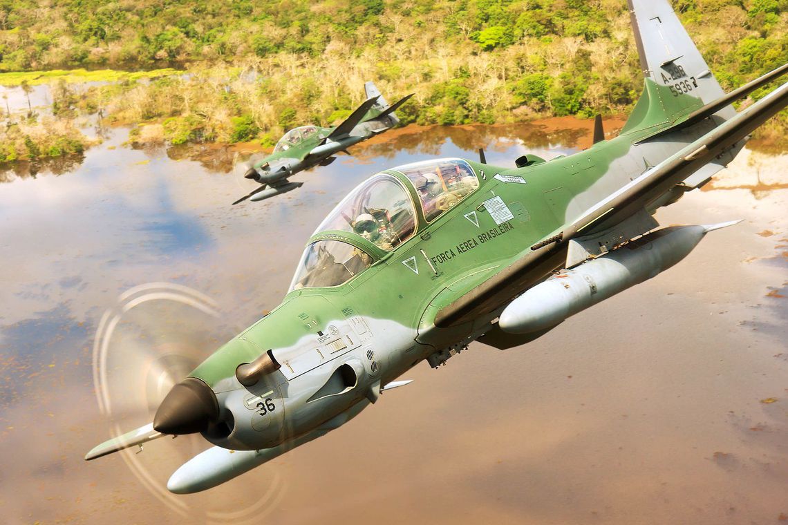 FAB intercepta avião com quase 500 quilos de cocaína