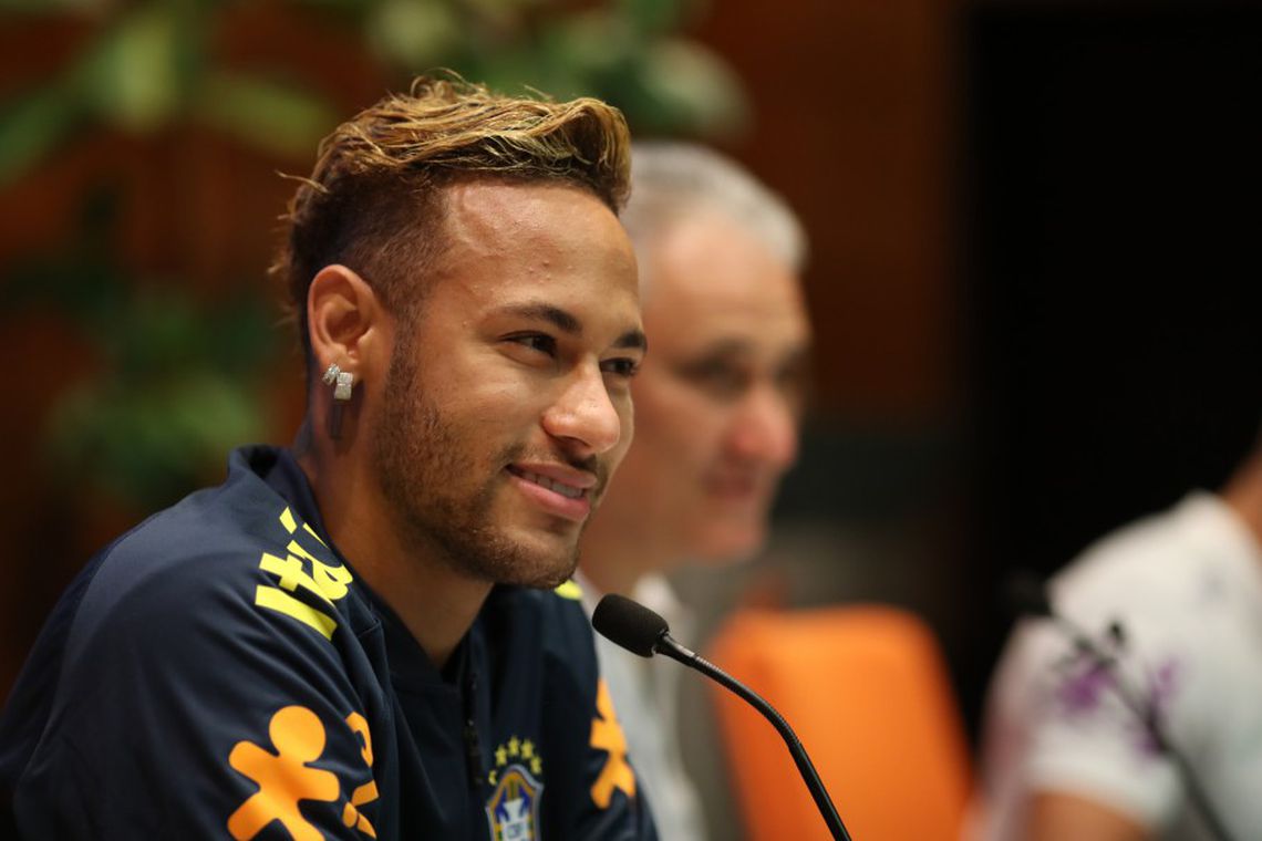 Após depor na polícia, Neymar diz que está muito tranquilo