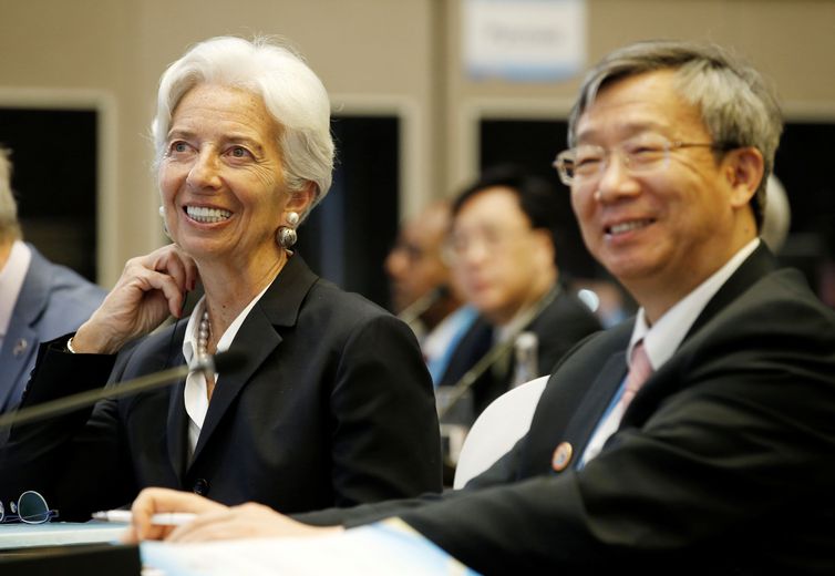Chefe do FMI alerta sobre guerra comercial entre EUA e China