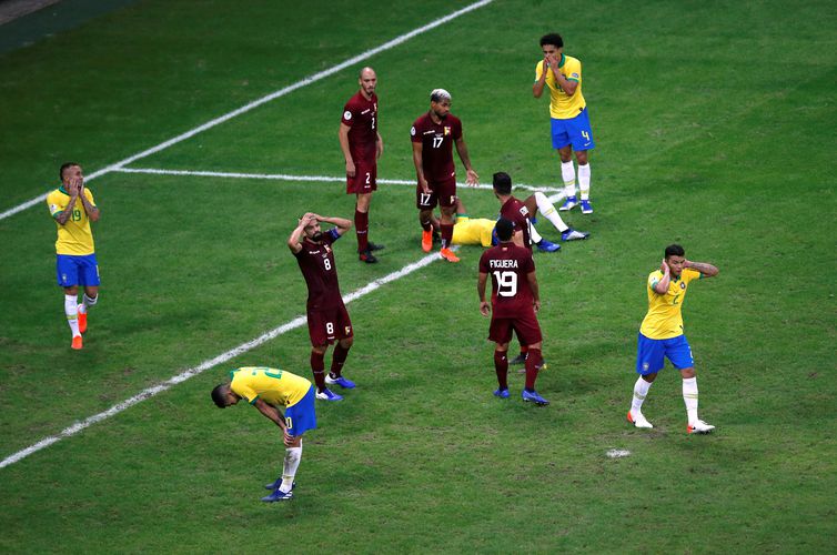 Copa América: Brasil empata sem gols com Venezuela