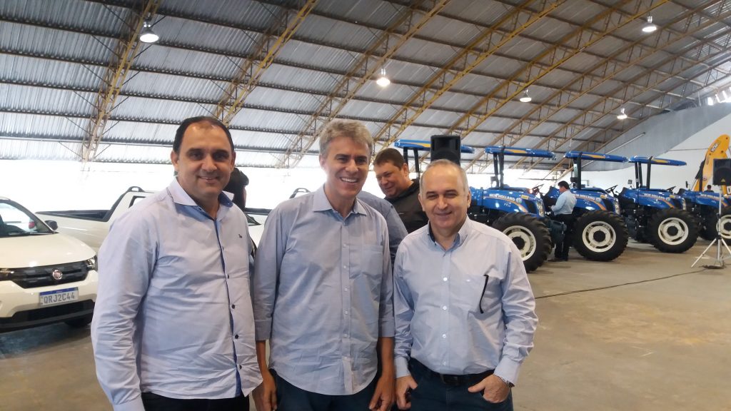 20190816 090818 1024x576 - Iconha recebe dois caminhões do governo do estado para atender agricultura e obras