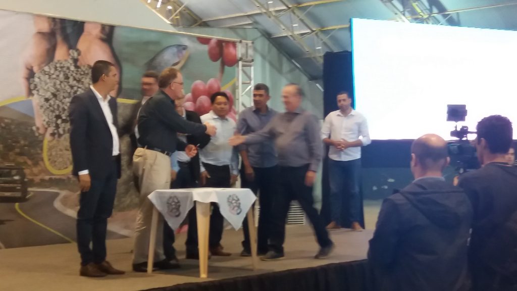 20190816 103843 1024x576 - Iconha recebe dois caminhões do governo do estado para atender agricultura e obras