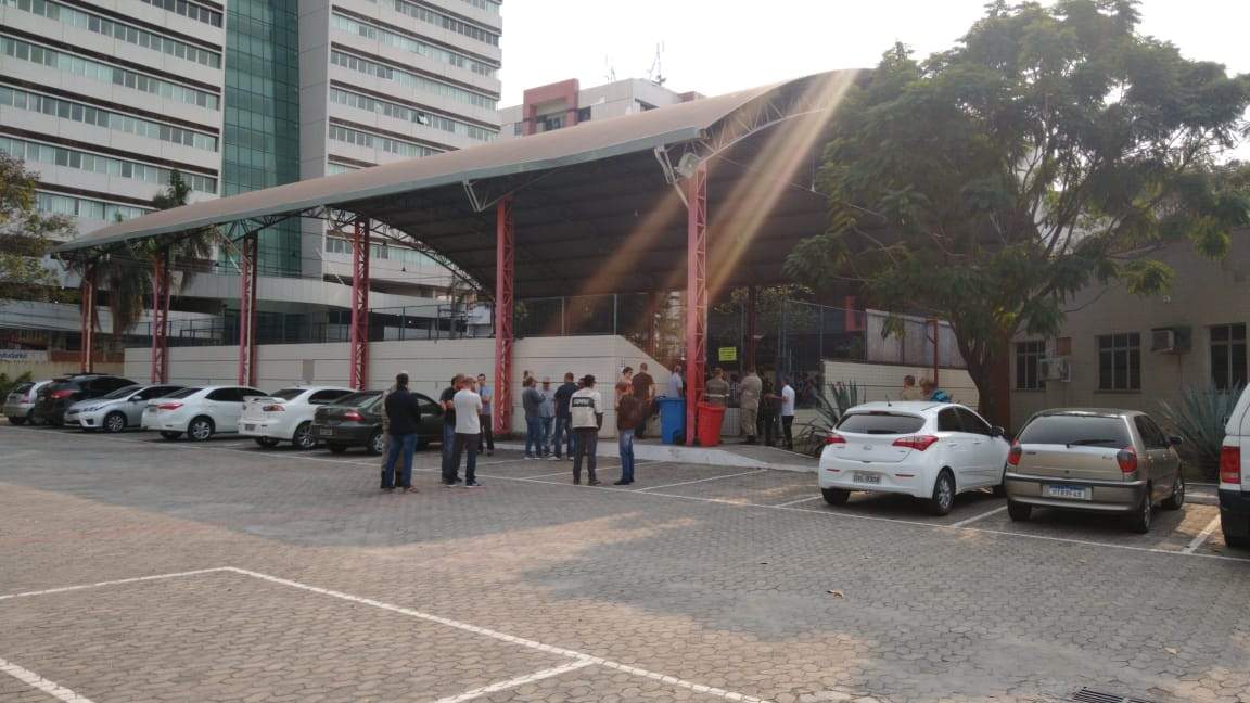 Familiares e amigos se despedem de militar morto durante resgate de cachorro em Alfredo Chaves