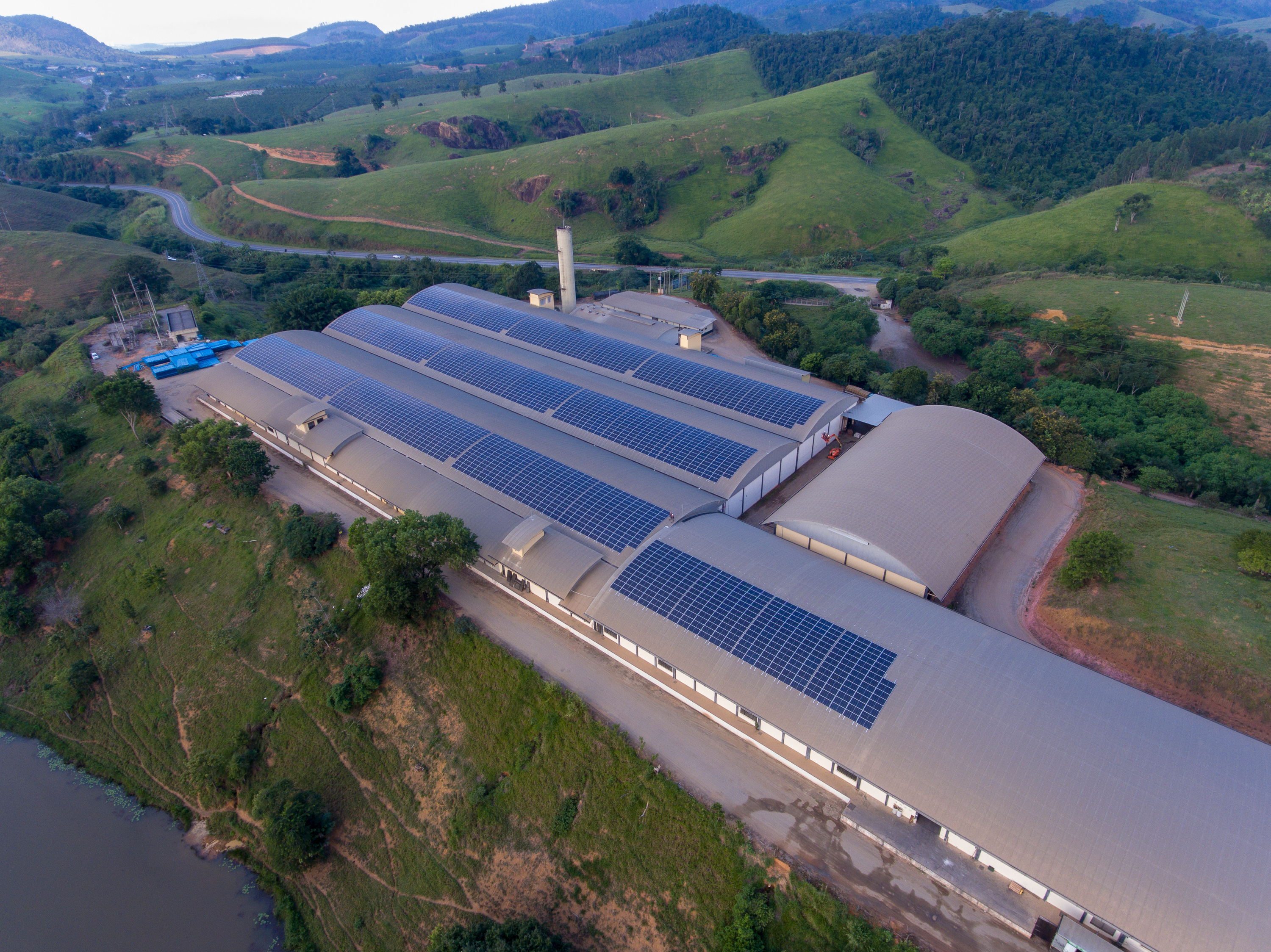 Sicoob ES inicia operações do maior complexo de energia compartilhada do Brasil