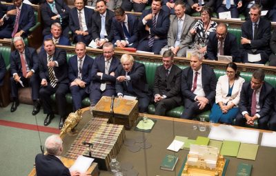 Governo britânico suspende parlamento 400x255 - Governo britânico suspende parlamento