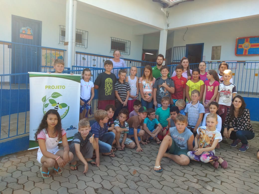 Dia da Árvore: alunos de Domingos Martins aprendem  importância das abelhas para o reflorestamento