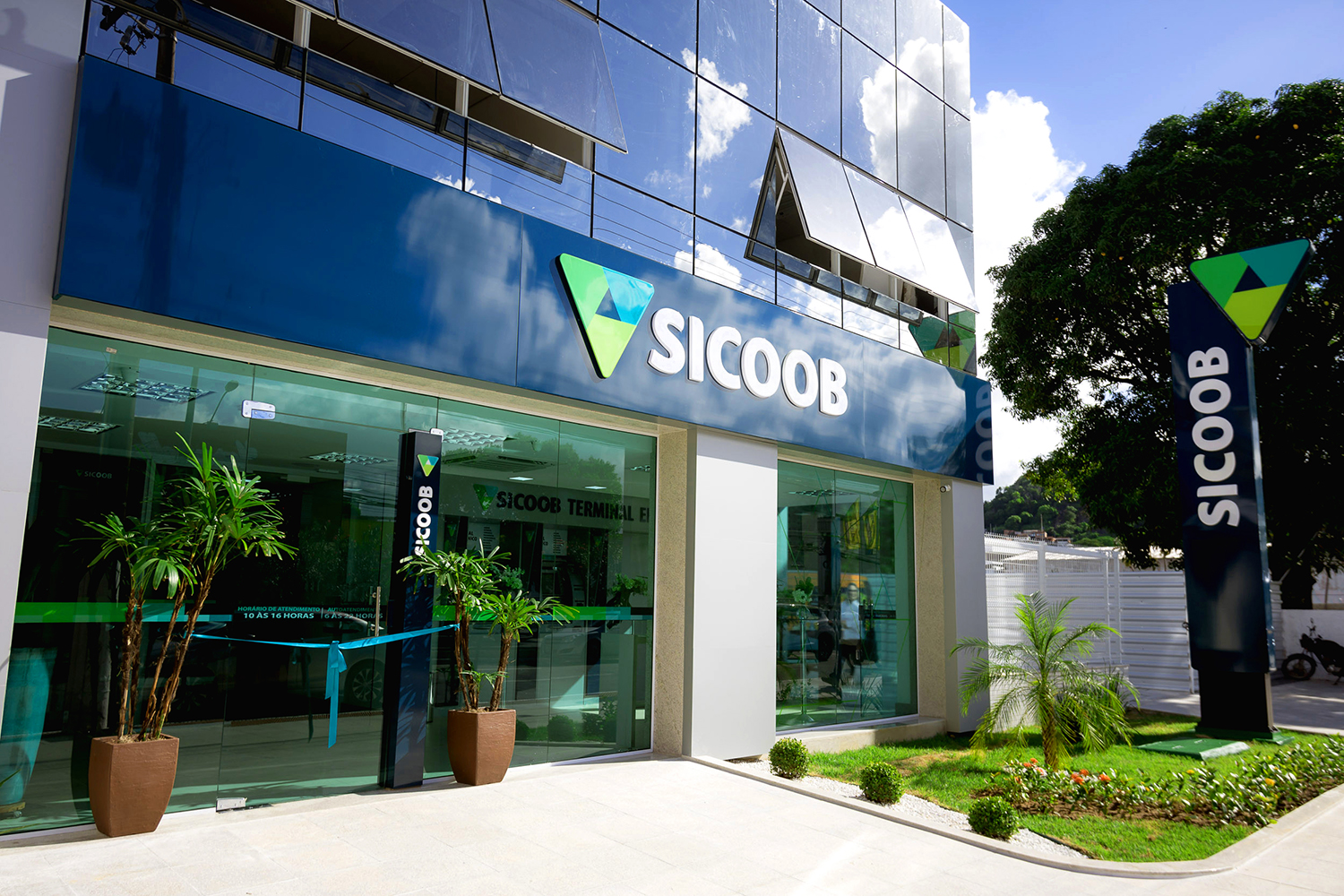 Sicoob ES reduz taxas de juros após corte da Selic