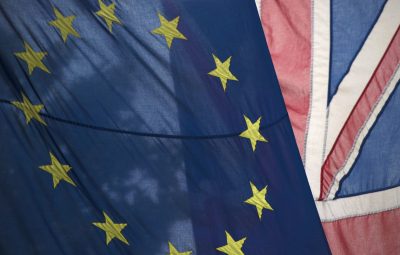 Brexit 400x255 - Brexit: Londres se compromete a pedir adiamento se não houver acordo