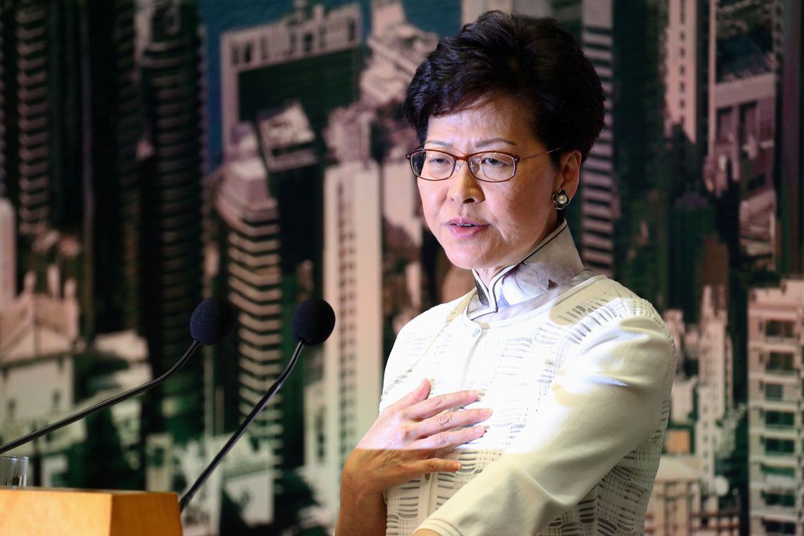 Hong Kong: protestos obrigam presidente a discursar a portas fechadas