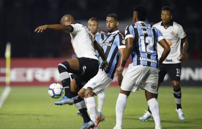 gremio x vasco 400x255 - Grêmio vence Vasco fora de casa e chega ao G6